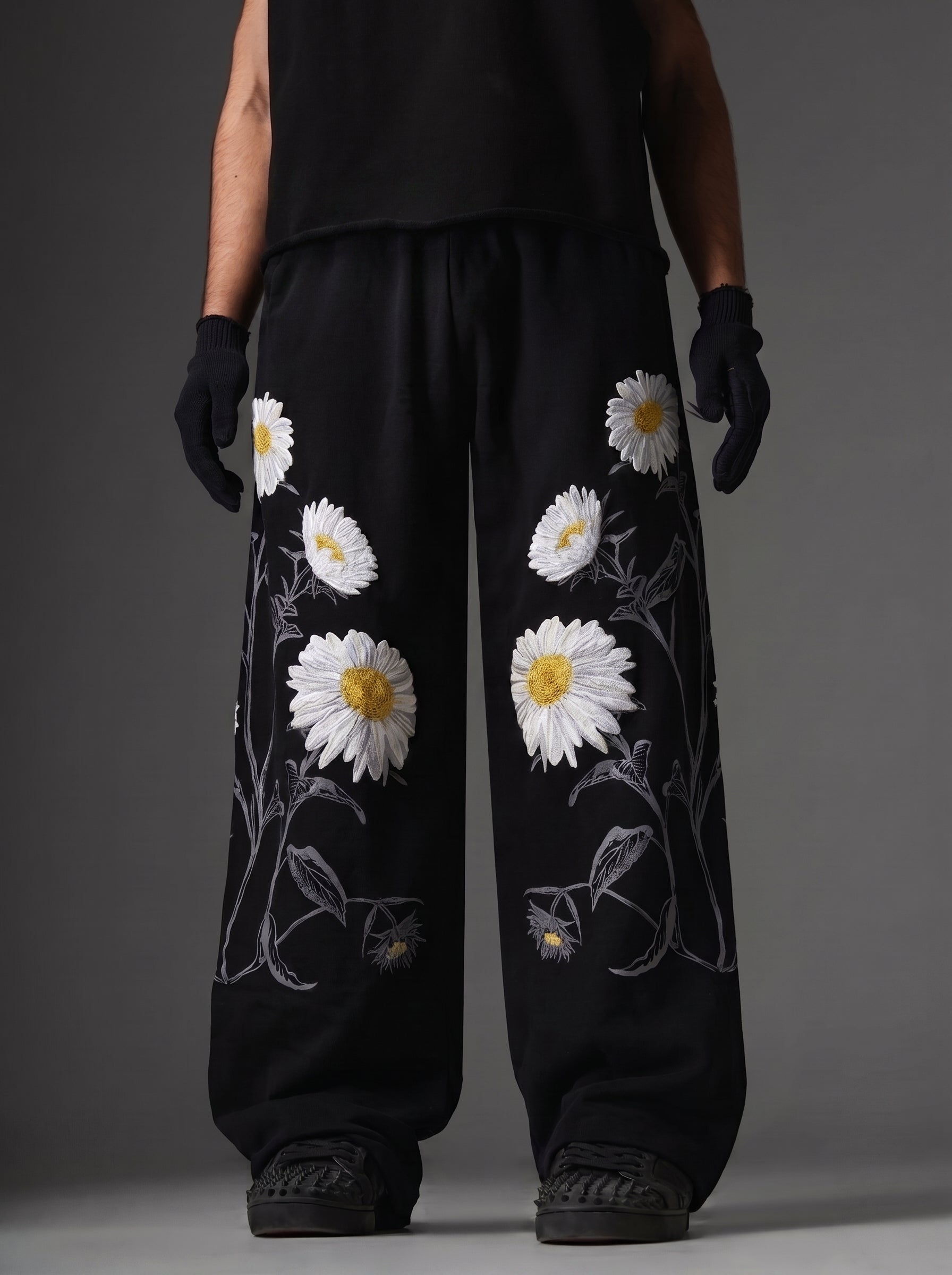Midnight Daisy Premium Pants | Grantiro®