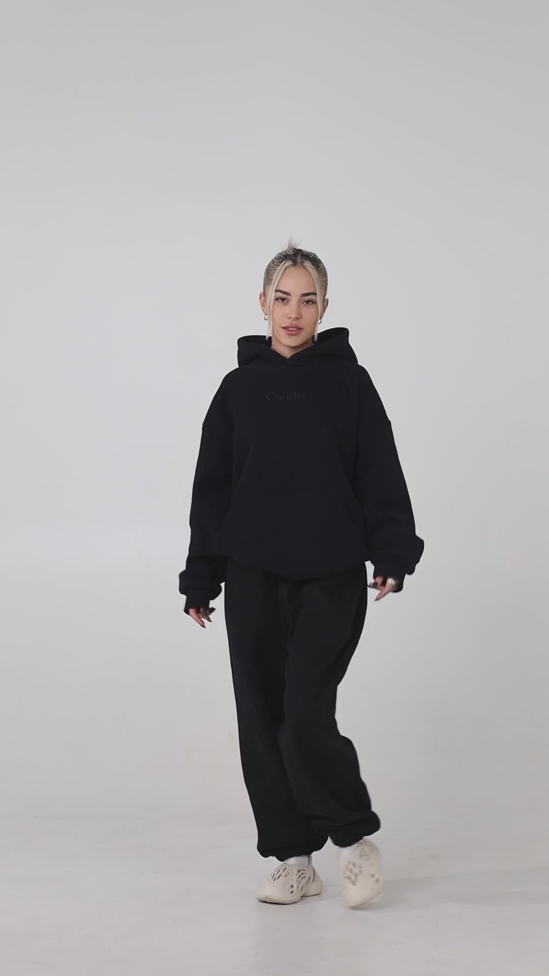 Signature Hoodie - Onyx Black